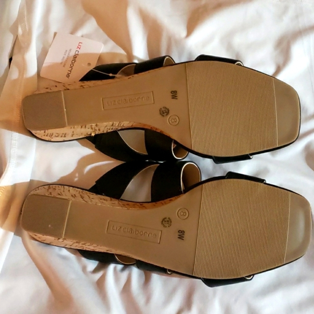 Liz Claiborne Womens Maxine Wedge Sandals, size 8W, color Black - Picture 2 of 4